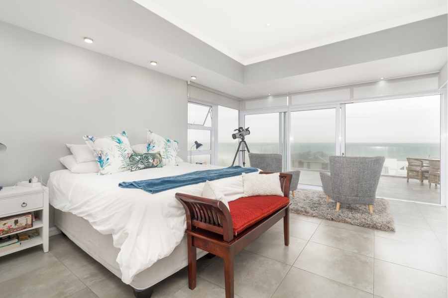 4 Bedroom Property for Sale in Yzerfontein Western Cape
